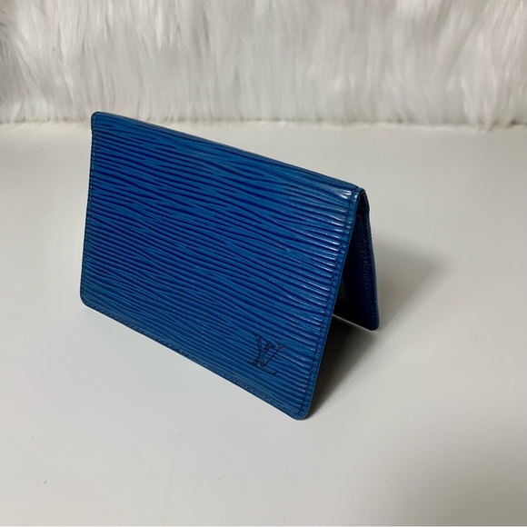 S⭕️LD. Louis Vuitton Blue Epi Card/ID holder (I G: reLuxedCA) - Picture 7 of 8